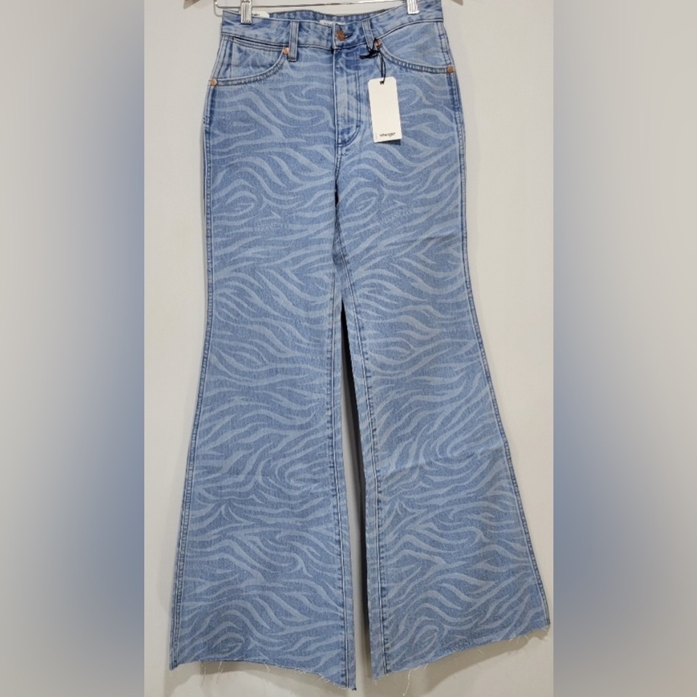 Wrangler FP Women's Meow Laser Tiger Print Wanderer Flare Jean Wide Anthropologi - Picture 1 of 10